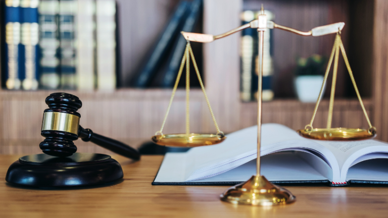 Entenda com Alexandre Victor De Carvalho os critérios que influenciam a análise judicial no roubo majorado.