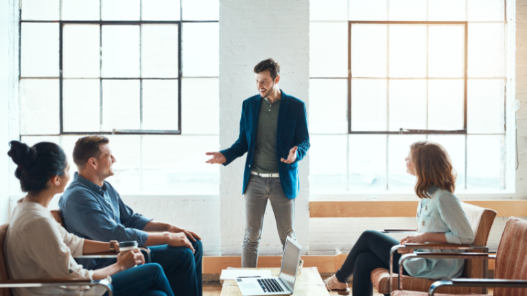 Gestão estratégica: Por que organização supera o improviso? Vitor Barreto Moreira explica por que a gestão estratégica supera o improviso.